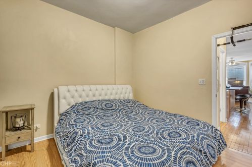 3104 Walton St, Chicago IL 60651-3331 exterior