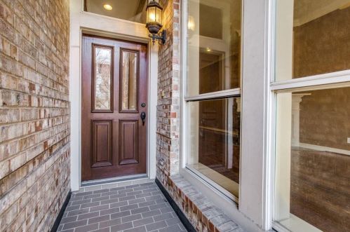 2210 Allen St, Dallas TX  75204-2608 exterior