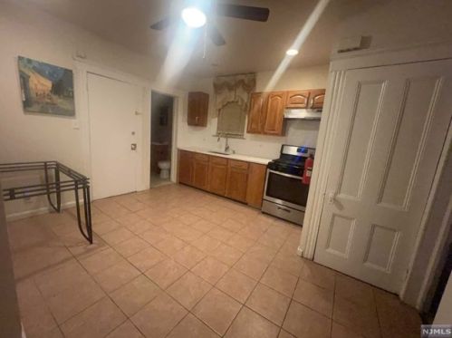 66 Berkshire Pl, Irvington NJ  07111-4017 exterior