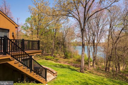 2230 Deerfield Dr, Media PA 19063-1834 exterior