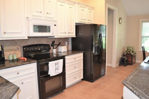 3618 Country Club Blvd, Montgomery TX  77356-8540 exterior