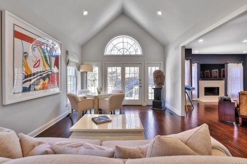 8 Caruso Pl, Armonk NY  10504-1369 exterior