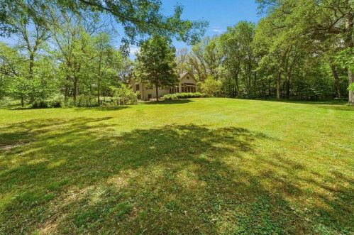 52 Todd Hill Rd, Poughkeepsie NY 12603-3932 exterior