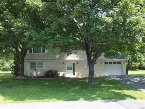 1180 Maple Spring Dr, Slatington, PA 18080-1216