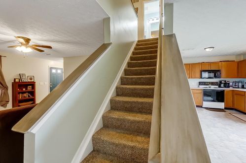 2227 Frst Rdg Dr, Hebron OH 43025-8000 exterior