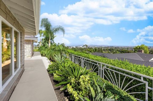 1347 Dana Pl, Fullerton CA  92831-1108 exterior