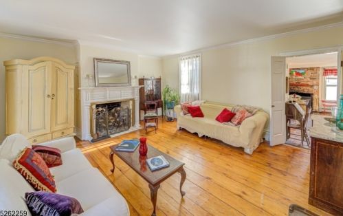 35 Main St, Clinton NJ 08809-1250 exterior