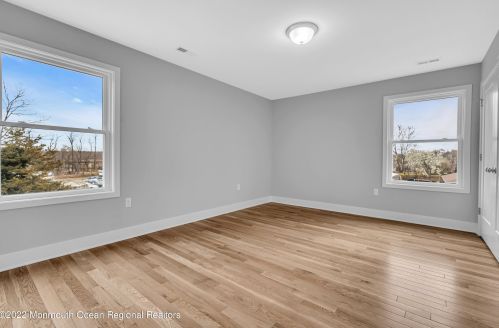 16 John St, Old Bridge NJ 08857-1705 exterior