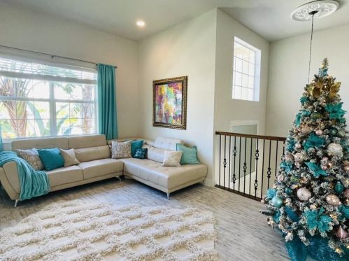 6582 Monterey Pt, Naples FL 34105-5038 exterior