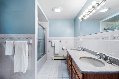 273 Oregon Ave, Woonsocket RI  02895-4959 exterior