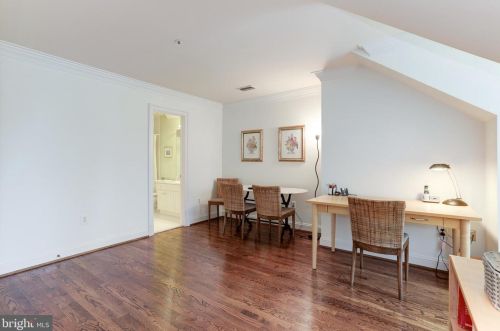 11 Wilkes St, Alexandria VA 22314-3856 exterior