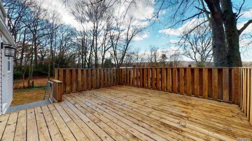 21 Deepdale Dr, Huntington Station NY 11746-4220 exterior