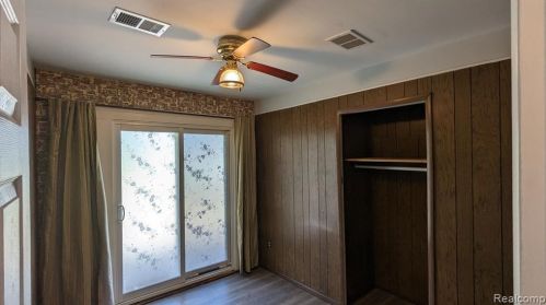 32360 Donnelly St, Garden City MI  48135-3207 exterior