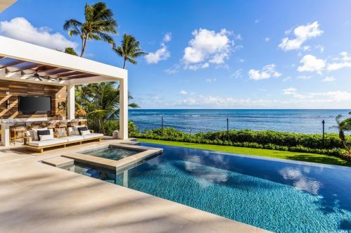 213 Kaalawai Pl, Honolulu HI 96816-4435 exterior