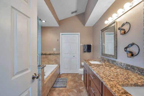 9616 Long Meadow Dr, Tampa FL  33615-1236 exterior