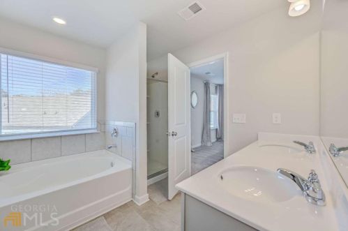 4933 Lower Elm St, Atlanta GA 30349-1677 exterior