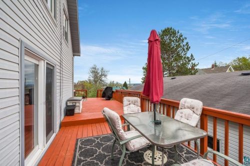 2211 11 St, Duluth MN 55806-1201 exterior