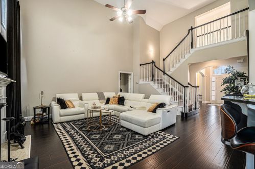 2548 Laquanda Ct, Atlanta, GA 30331-7890