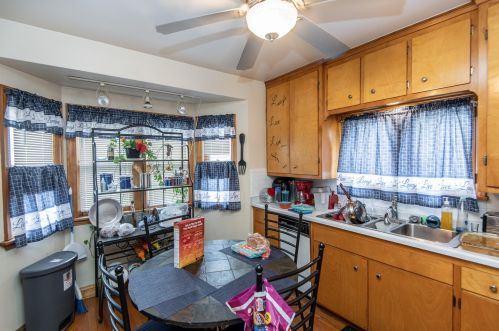 3024 62nd St, Milwaukee, WI 53210-1424