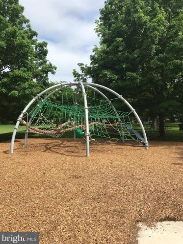 1815 Sherwood Rd, Silver Spring MD 20902-4030 exterior