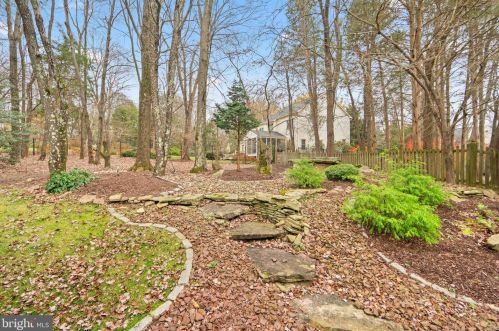 13708 Valley Dr, Rockville MD  20850-5402 exterior