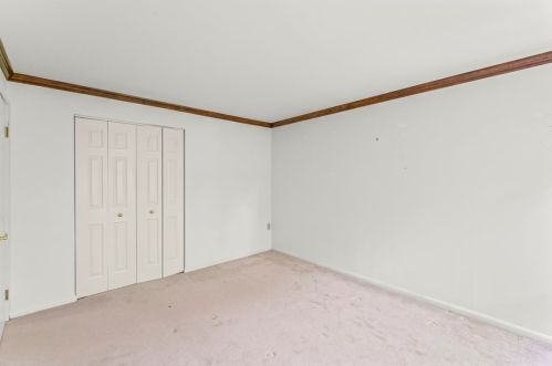 226 Pine Ct, Pittsburgh PA 15239-1953 exterior