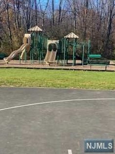 938 Homestead Dr, Fredon NJ  07860-4612 exterior