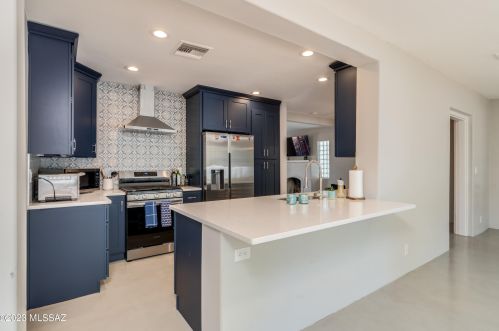 221 Calle De Jardin, Tucson AZ  85711-3406 exterior