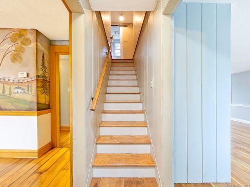 108 Harding St, New Britain CT 06052-1607 exterior