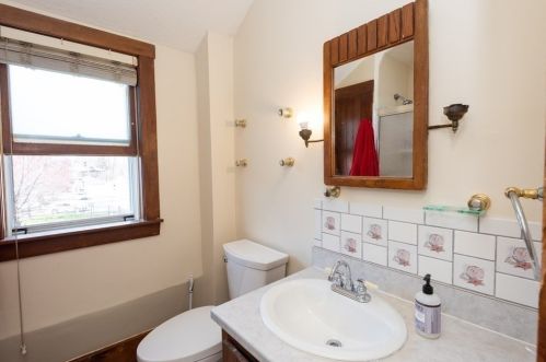 42 Ellsworth Rd, Peabody MA 01960-5325 exterior