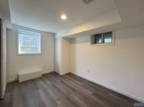 683 Ctr Ave, River Edge NJ 07661-2409 exterior