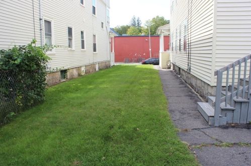 178 Russell St, Worcester, MA 01609-2206