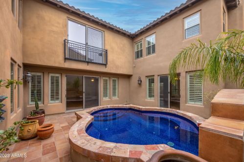 3931 Crst Ln, Phoenix AZ 85027-1602 exterior