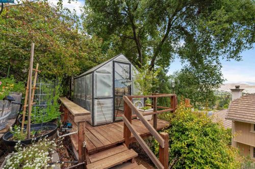 1170 Ridgemont Pl, Concord CA 94521-4831 exterior