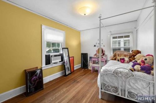 527 Terhune St, Teaneck NJ  07666-1643 exterior