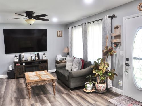 1925 Western Ave, Waukegan IL 60087-4924 exterior