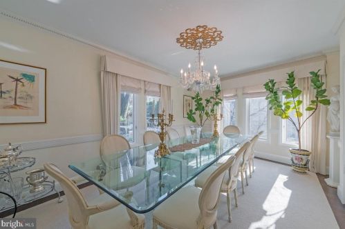 4501 Foxhall Cres, Washington DC 20007-1055 exterior