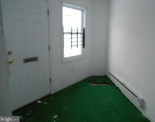 4701 Bass Pl, Washington, DC 20019-5146