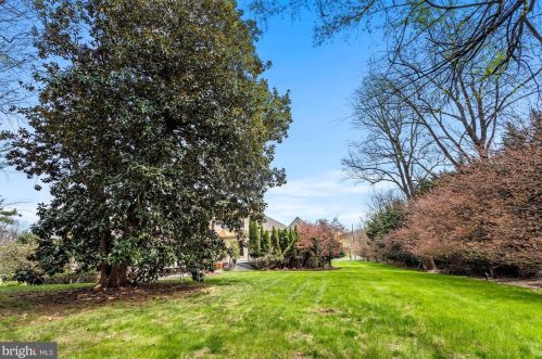 11300 Glen Rd, Rockville MD 20854-1849 exterior