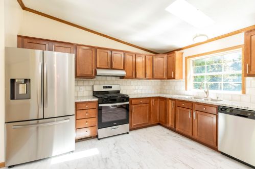 19780 Chain Lake St, Cassopolis, MI 49031-9310