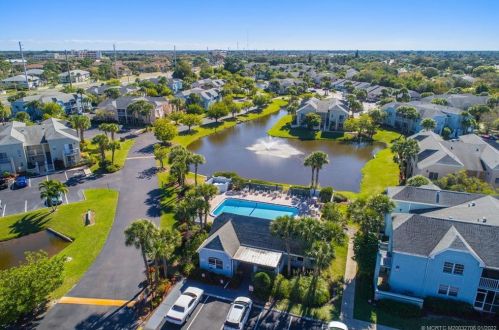 1623 Green Acres Cir, Fort Pierce FL  34952-5095 exterior