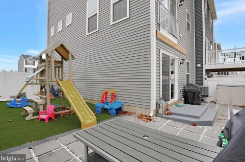 77 Overlook Dr, Hanover PA 17331-9136 exterior