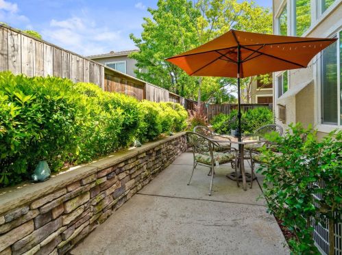 253 Marsalla Dr, Folsom CA 95630-7201 exterior