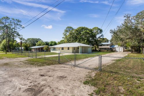 3241 Lewis St, Fort Pierce, FL 34981-5228