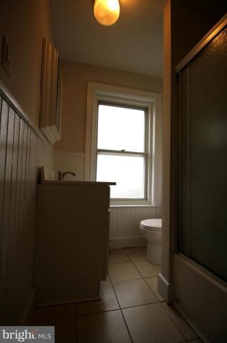 19 County Line Rd, Ardmore PA 19003-0021 exterior