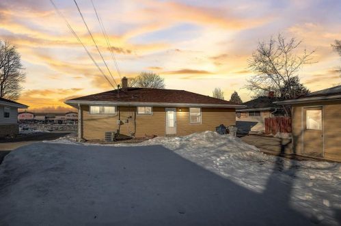 10341 Silver Spring Dr, Milwaukee WI 53209-5149 exterior