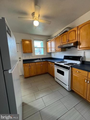 6541 Ditman St, Philadelphia PA 19135-2705 exterior