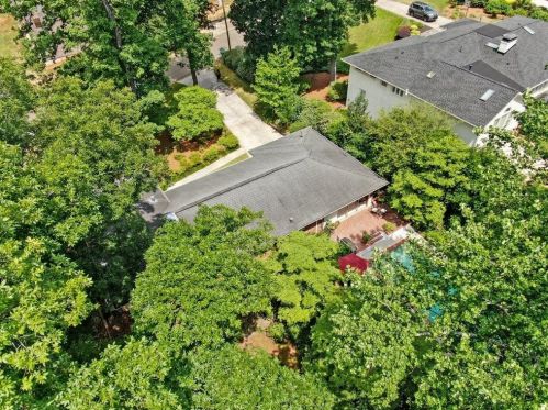 4815 Merlendale Ct, Atlanta GA 30327-3318 exterior