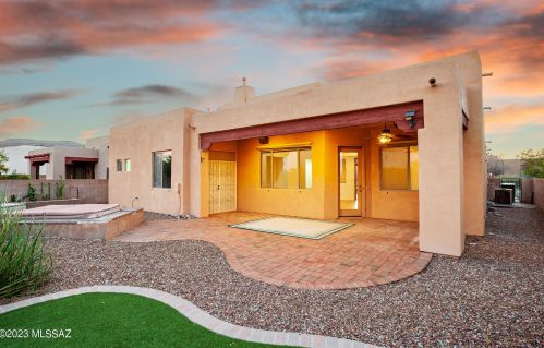 8154 Painted Feather Dr, Tucson AZ  85743-7418 exterior