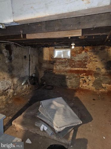 702 Lincoln St, Chester PA 19013-3527 exterior